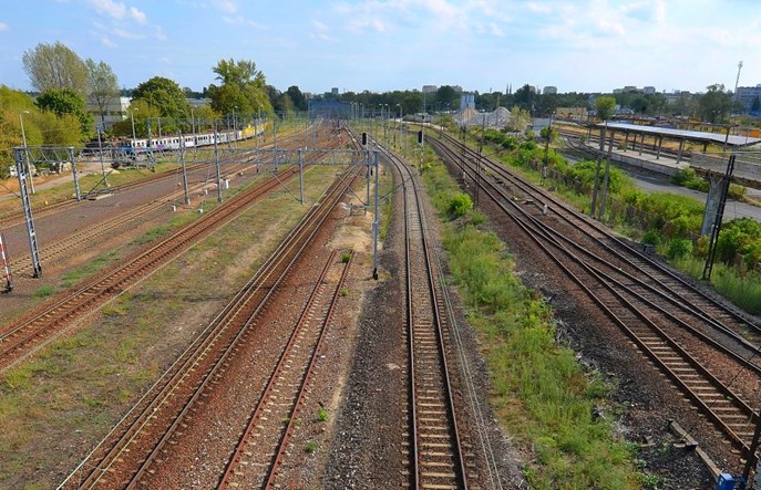 Dziesiąty pociąg skierowany na niewłaściwy tor w Warszawie [stanowisko PLK]