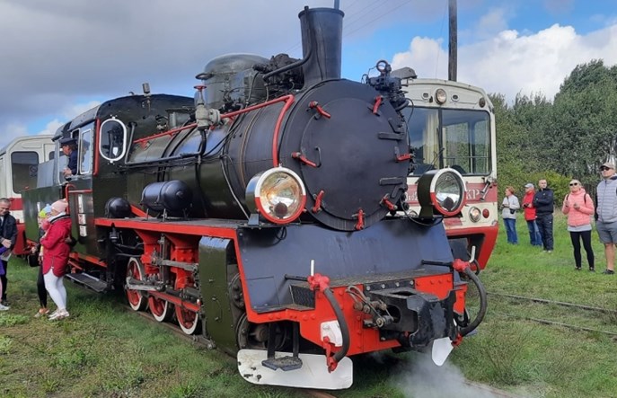 Rowerami i wąskotorówką. Rajd z Koszalina do Rosnowa