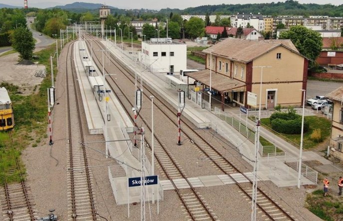 PLK uruchomi megafony na linii do Cieszyna i Wisły. Wyświetlaczy nie będzie