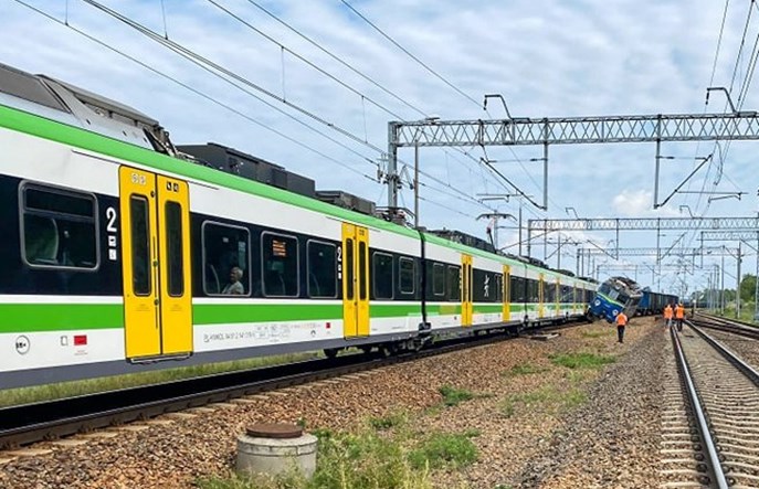 Kolizja pociągu Kolei Mazowieckich z pociągiem PKP Cargo 