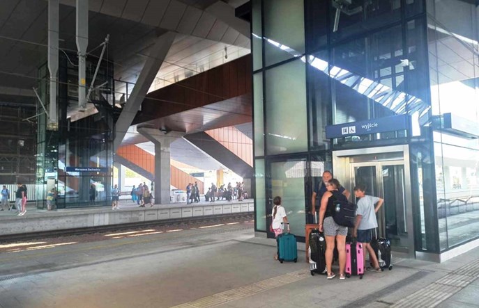 Warszawa Zachodnia. Pierwsze windy na perony uruchomione