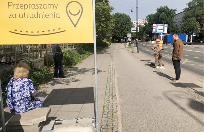Warszawa: Tramwaj do Wilanowa. Będą wreszcie ławki na przystankach zastępczych