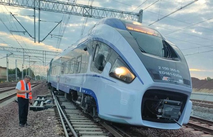 PLK podsumowują straty po wykolejeniach w Białymstoku i Poznaniu 