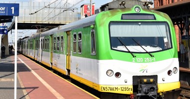 Koleje Mazowieckie: PLK skierowała nasz pociąg na tor bez sieci trakcyjnej