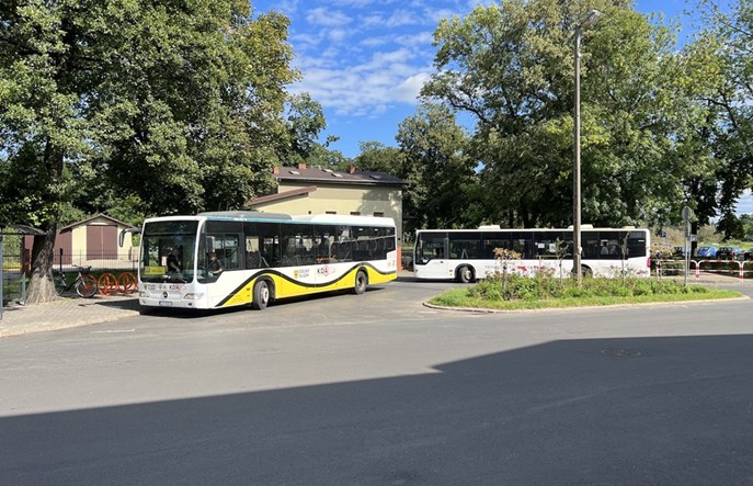 Modlitwa i pieniądze, czyli jak samorządy dbają o transport publiczny
