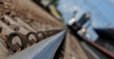 Życzyn. Uszkodzenie torów na trasie do Dęblina, policja na miejscu