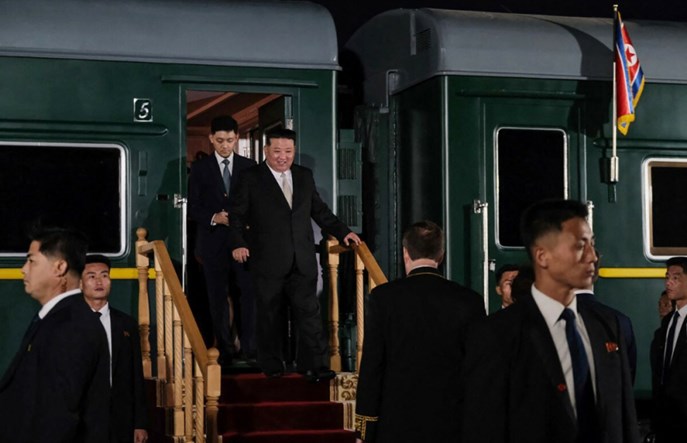 Kim Dzong Un przyjechał do Rosji pociągiem pancernym [film]