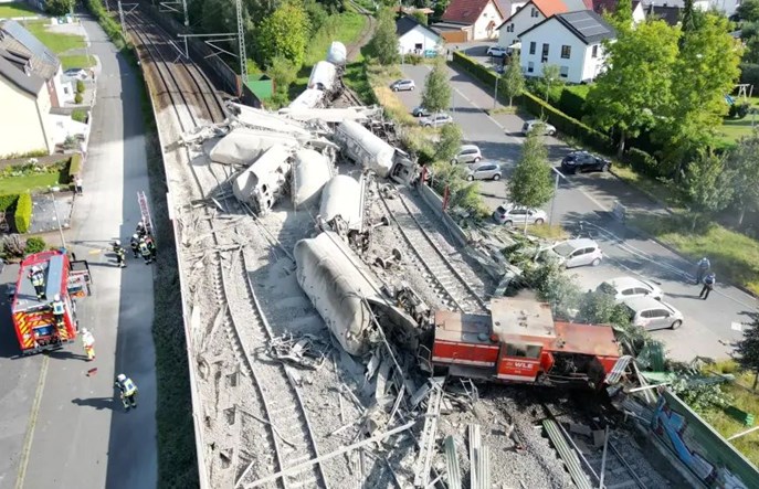 Niemcy: Maszynista zginął w katastrofie kolejowej