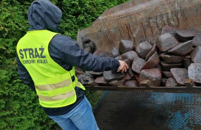 SOK sprawdzał skupy złomu. Odnaleziono towary skradzione z kolejowego terminalu