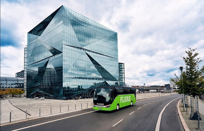 Flix chwali się rekordowymi wynikami za I poł. 2023 r. O połowę więcej pasażerów