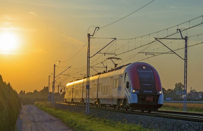 Kolej pasażerska wciąż rośnie, ale o rekordy coraz trudniej