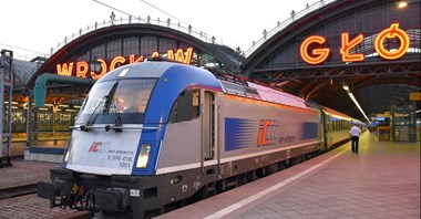 "Drzwi otworzyły się w czasie jazdy". Niebezpieczne zdarzenie we Wrocławiu