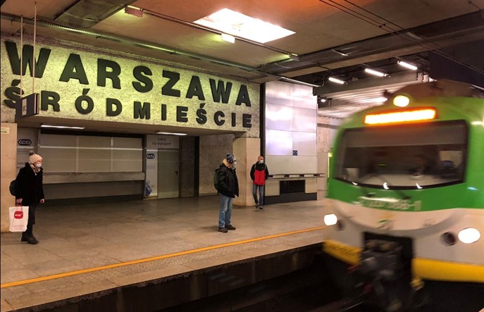 Warszawa: Tajemnicza firma wyczyści brudne ściany Dworca Śródmieście