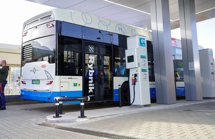 Rybnik ma stację tankowania wodoru . Dla NESObusów