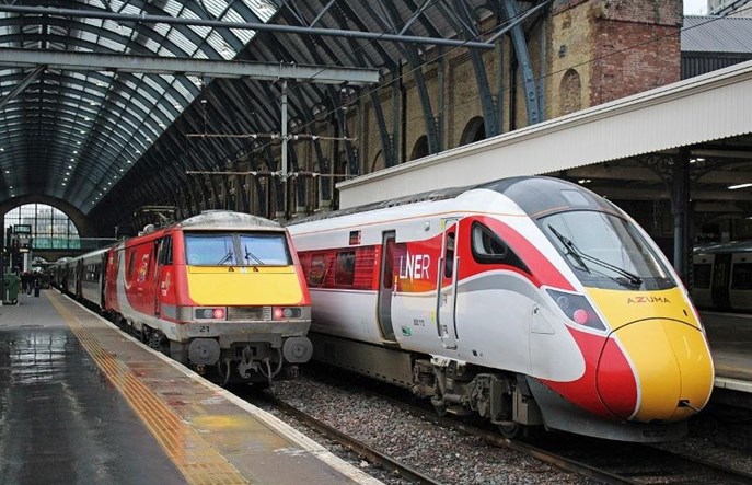 Wielka Brytania: CAF dostarczy zespoły elektryczno-spalinowo-bateryjne