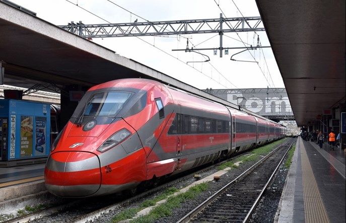 Koleje Włoskie kupują 30 kolejnych szybkich ETR1000 Freciarossa