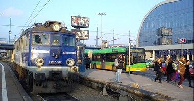 Rzecznik praw pasażera kolei: Potrzeba głębszej integracji z komunikacją autobusową