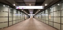 Metro oszczędza, wyłączając oświetlenie stacji