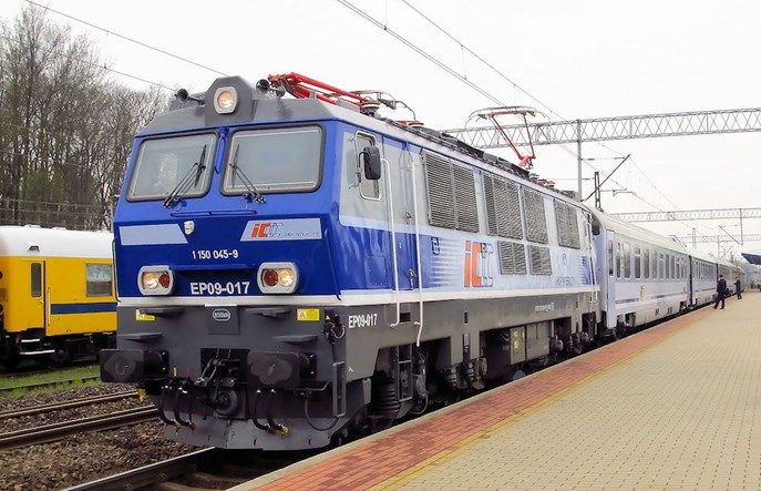 Międzynarodowe pociągi Polonia i Moravia pojadą bez wagonów Wars 