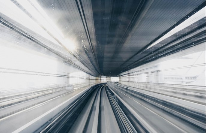 Chat boty w transporcie: jak wykorzystać sztuczną inteligencję na kolei