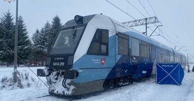 Lubelskie: Szynobus potrącił kolejarzy odśnieżających tory