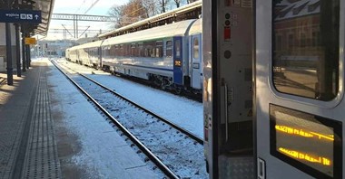 Zima na kolei. Spore utrudnienia w ruchu pociągów w południowej Polsce