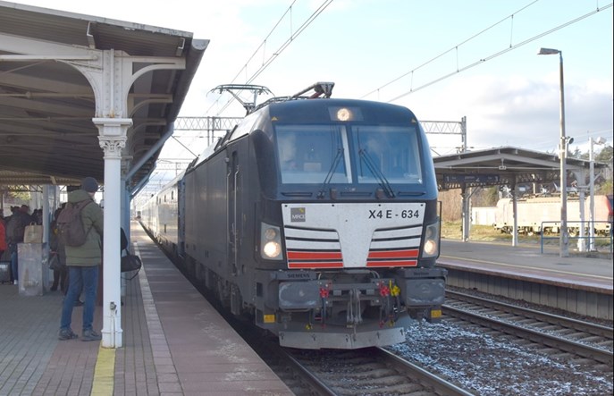 Podróżni z EC Wawel nie dotarli do Berlina. Noc spędzili w wagonach IC w Rzepinie