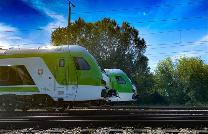 Mazowsze nie wstrzymuje zakupów. Kto dostarczy 75 nowych pociągów?