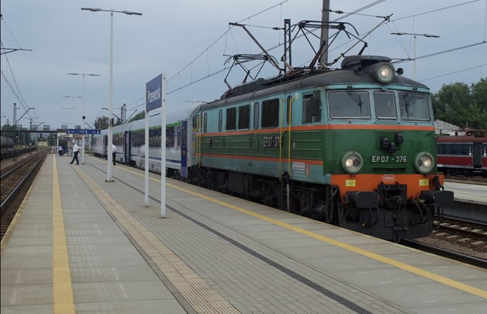 Sandomierz: Jeszcze pół roku komunikacji zastępczej za IC „Witos” i „San” 