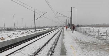 Koleją do fabryki samochodów nowy przystanek niedaleko Wrześni
