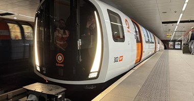 Nowe pociągi Stadlera wyjeżdżają na tory metra w Glasgow