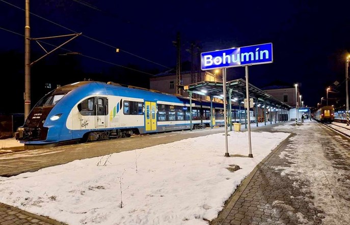 Z Katowic do Ostrawy Kolejami Śląskimi? Piłka jest w grze