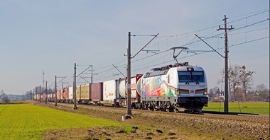 Kolejowy intermodal leci na łeb na szyję