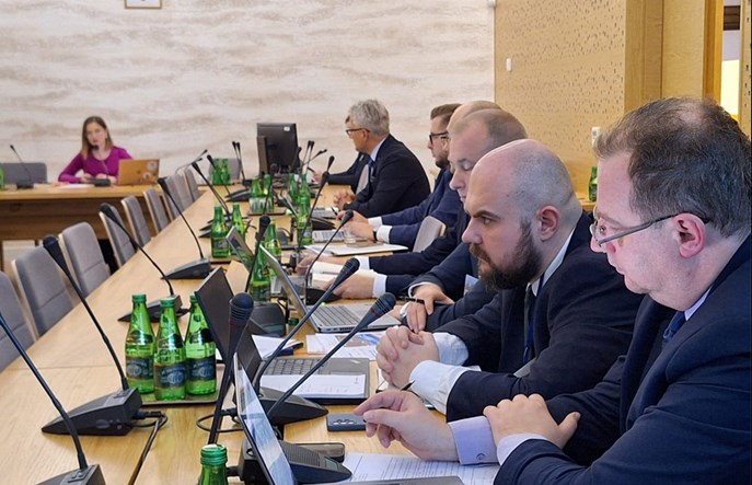 Kolej gotowa na Święta? Spółki odpytane w Sejmie