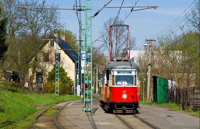 Normalny tor tramwajowy do Jablonca nad Nysą będzie później