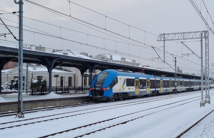 Jaka jest frekwencja na nowej linii Kolei Śląskich przez Katowice Airport?