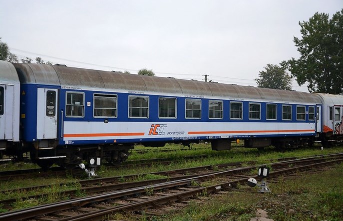 Dwie kuszetki PKP Intercity w Muzeum Kolejnictwa w Jaworzynie