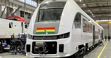 Pesa zbudowała pierwszy pociąg dla Ghany! [zdjęcia]