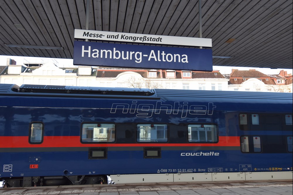 Nightjet po nowemu na stacji końcowej Hamburg Altona