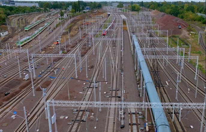 Znów pociągi na niewłaściwym torze. Dwa razy jednego dnia