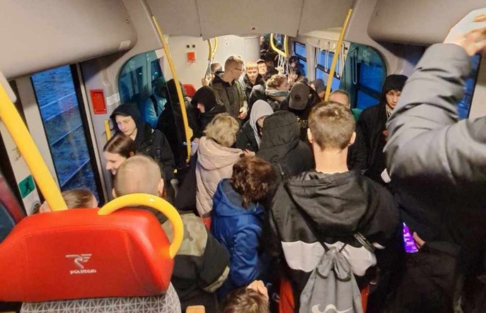 „Dość ciasnych, rzadkich i niesprawnych pociągów”. Protest na Pomorzu