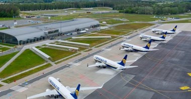 Tylko Koleje Mazowieckie chcą jeździć pod terminal w Modlinie