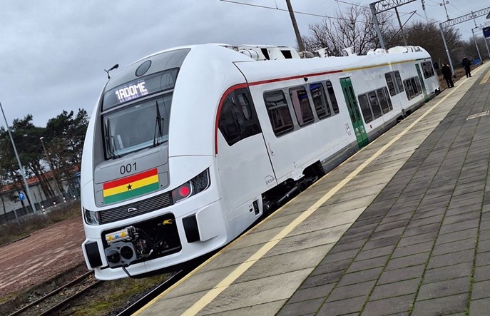 Jak pociąg Pesy dotrze to Afryki? W kawałkach