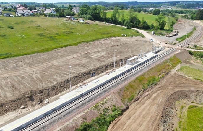 Będzie parking przy bajpasie kartuskim w Otominie. Kiedy będą pociągi?