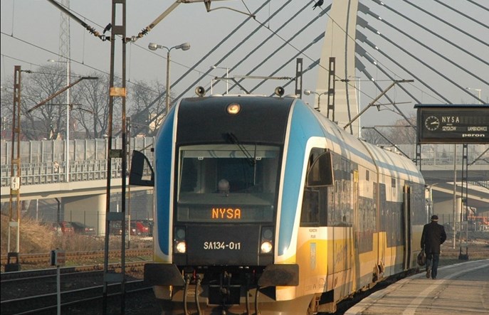 Opolskie: Znów komunikacja zastępcza w kierunku Nysy. Tym razem prace torowe 