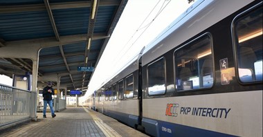 Łódź – Warszawa: Pasażerów wciąż mniej niż przed pandemią 