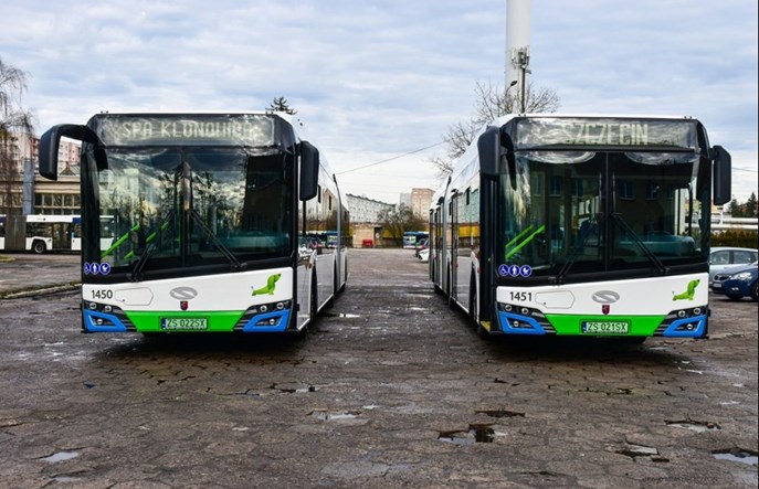 Szczecin. Informacje o komunikacji miejskiej na żywo w Mapach Google