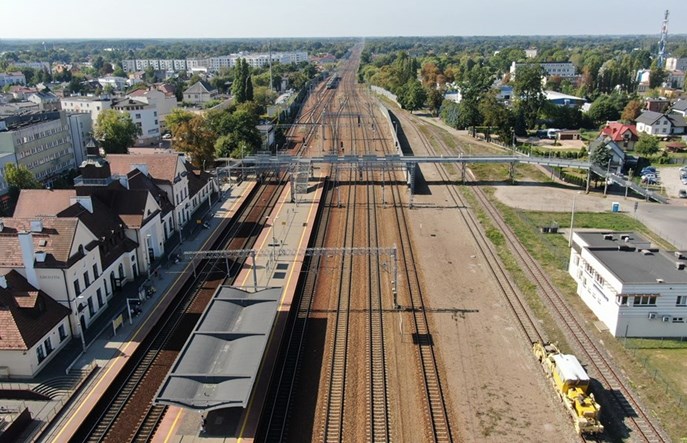 PKP PLK wymienia niepraktyczne podnośniki w Grodzisku Maz.