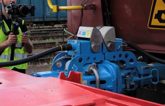 DB Cargo przetestowało cyfrowe sprzęgi DAC w ruchu. Jest werdykt