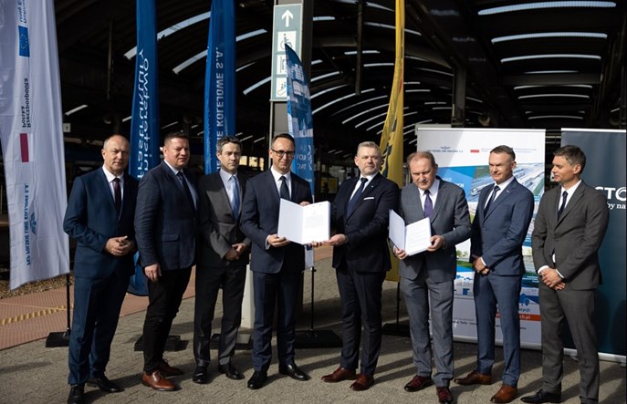 PLK podpisała w Katowicach umowy za 5 mld złotych